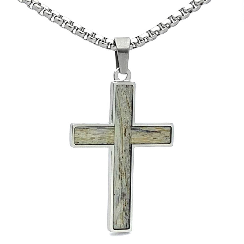 This unconventional and unique antler necklace is perfect for anyone who wants a more natural, down-to-Earth look. Antler is set in stainless steel. Genuine antler features unique patterns and color variations