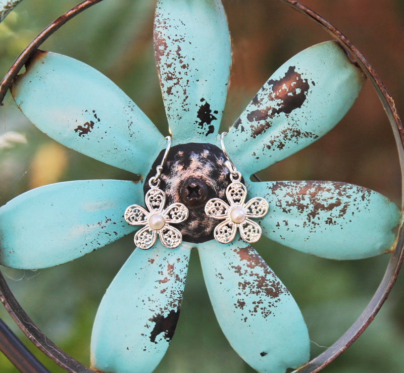 Southern Gates® Daisy Earring Courtyard Series 15mm 925 Sterling Silver Designed in Charleston, SC  Celebrate historic Southern gardens featuring wrought iron elements of sweet blooms, scrolling vines and lush landscapes.