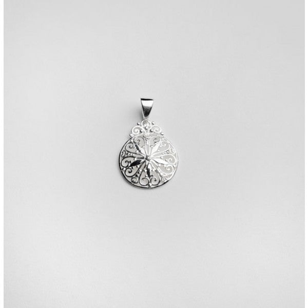 Southern Gates Sterling Silver Tiny Sand Dollar Pendant (90210)